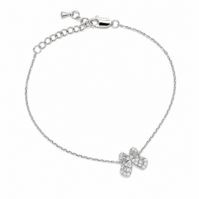 CENTERED CHARMING BUTTERFLY SILVER BRACELET