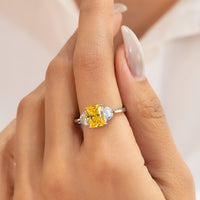 ELEGANT RADIANT & ROUND STONED SILVER RING