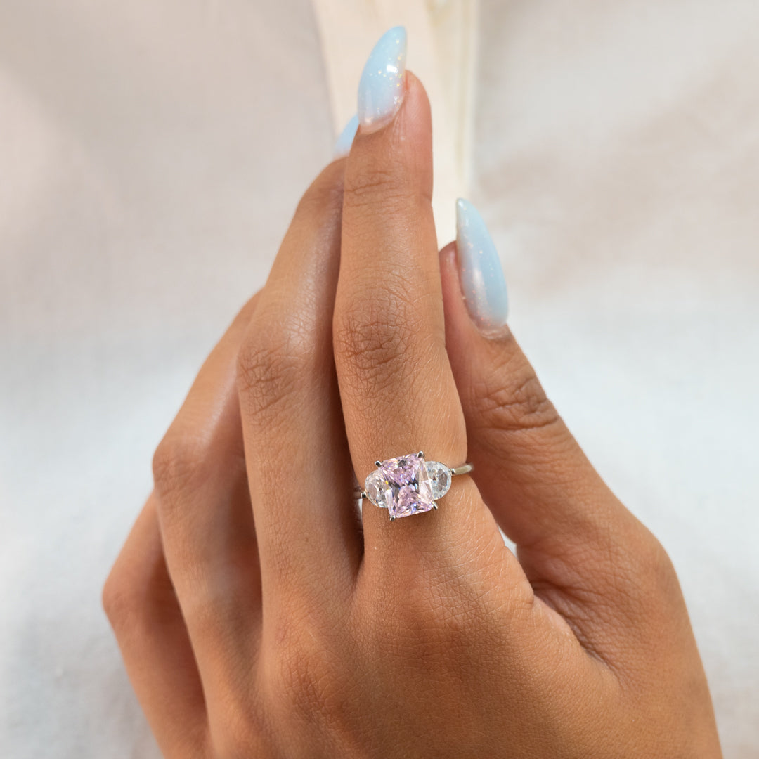 ELEGANT RADIANT & ROUND STONED SILVER RING