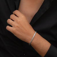 SLIM BRAIDED SHAPE MEN SILVER BANGLE