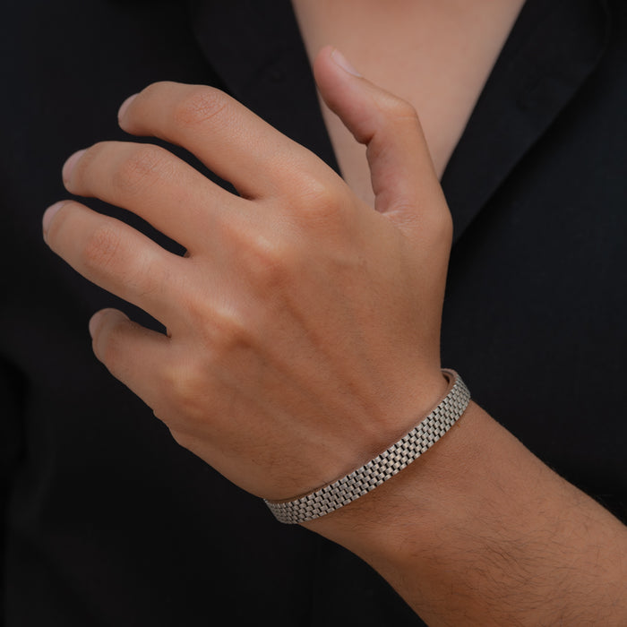 SCULPTED SQUARE MEN SILVER BRACELET