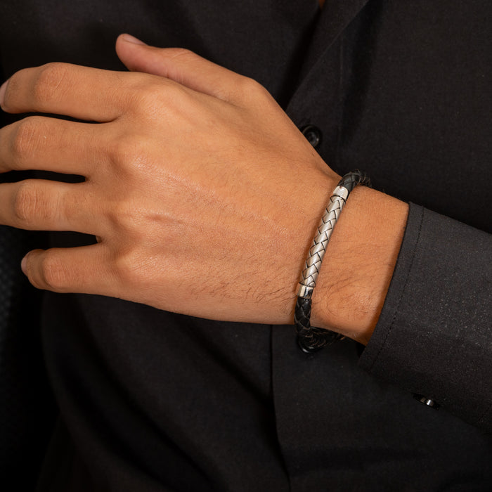LEATHERED BRAIDS SHAPE MEN SILVER BANGLE