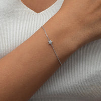 SIMPLE FLOWER SHAPED SILVER BRACELET