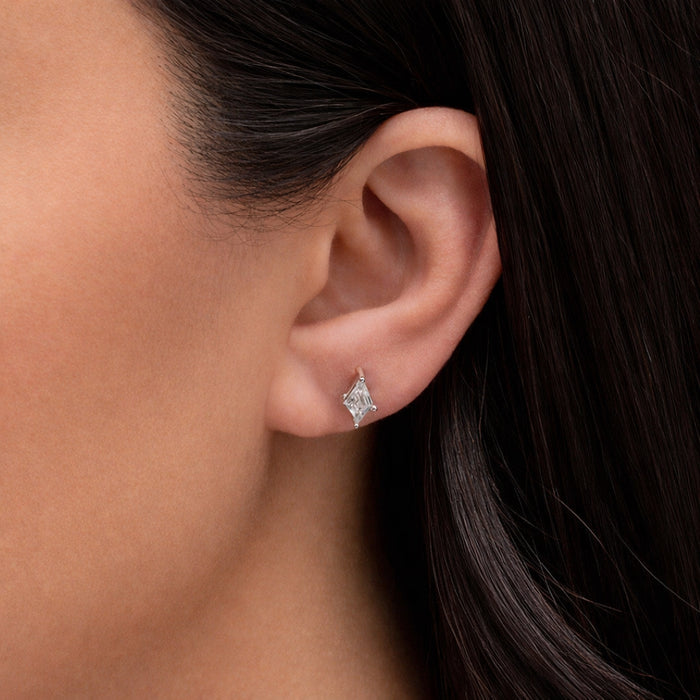 SIMPLE RHOMBUS STONED STUED SILVER EARRING