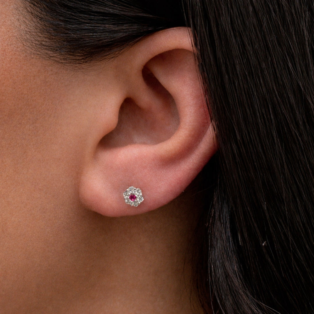 FLOWER SHAPED SIMPLE STUD SILVER EARRING