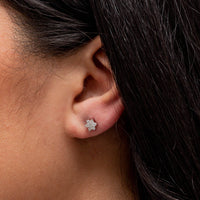 SIMPLE FLOWER SHAPED STUD SILVER EARRING