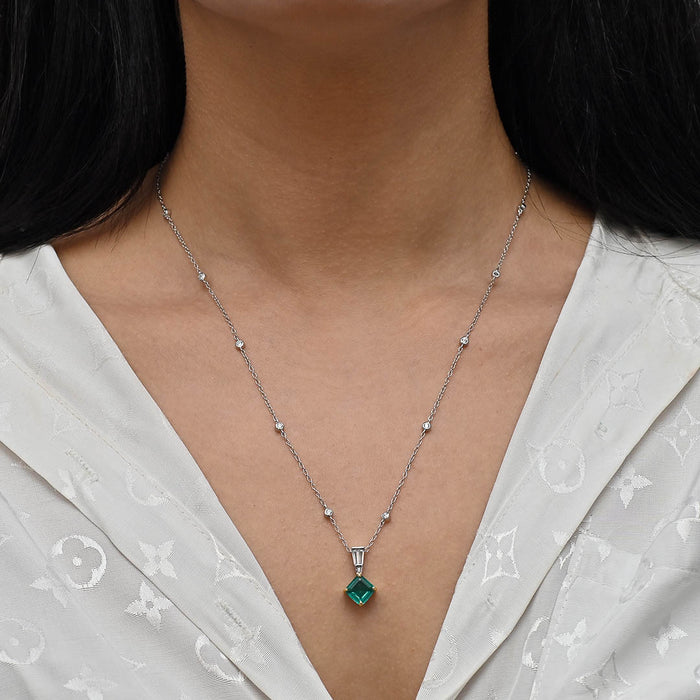 EMERALD SQUARE STONED SILVER NECKLACE