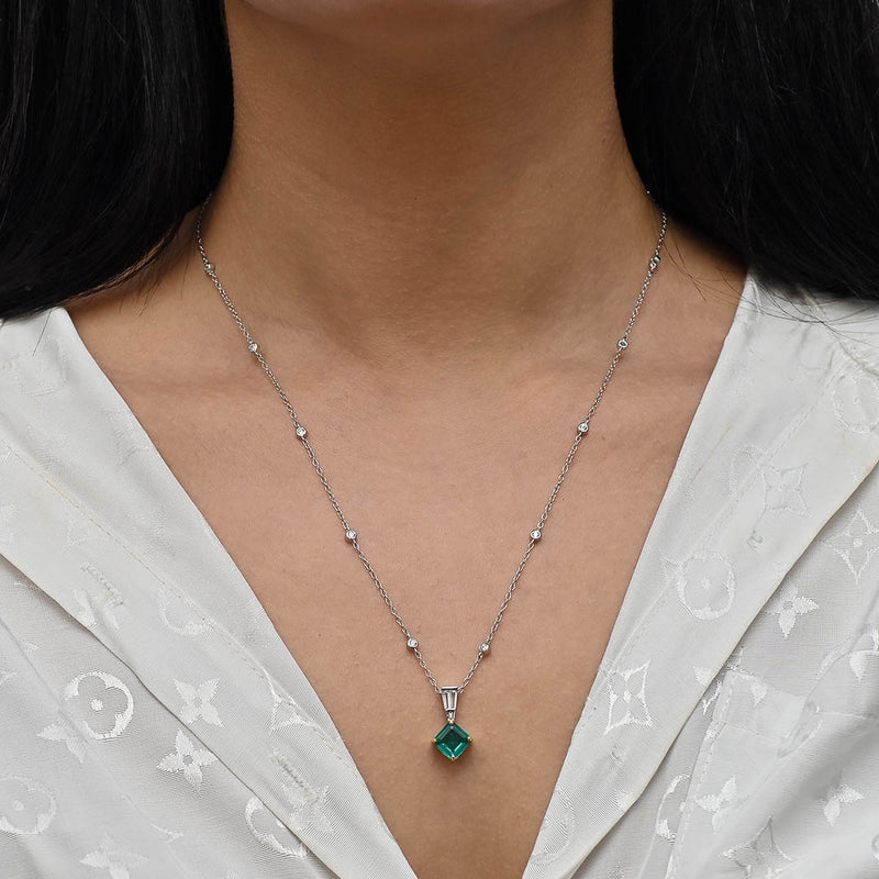 EMERALD SQUARE STONED SILVER NECKLACE