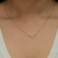 SPARKLING ROUND STONED SILVER NECKLACE