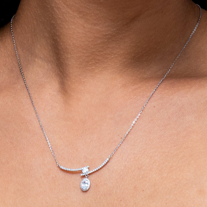 DROPPING OVAL STONED SILVER NECKLACE