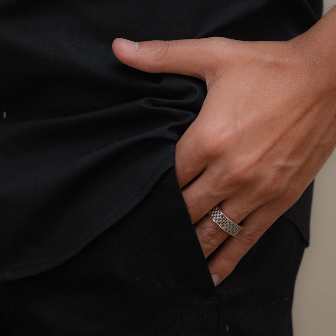 SCULPTED SQUARE MEN SILVER RING
