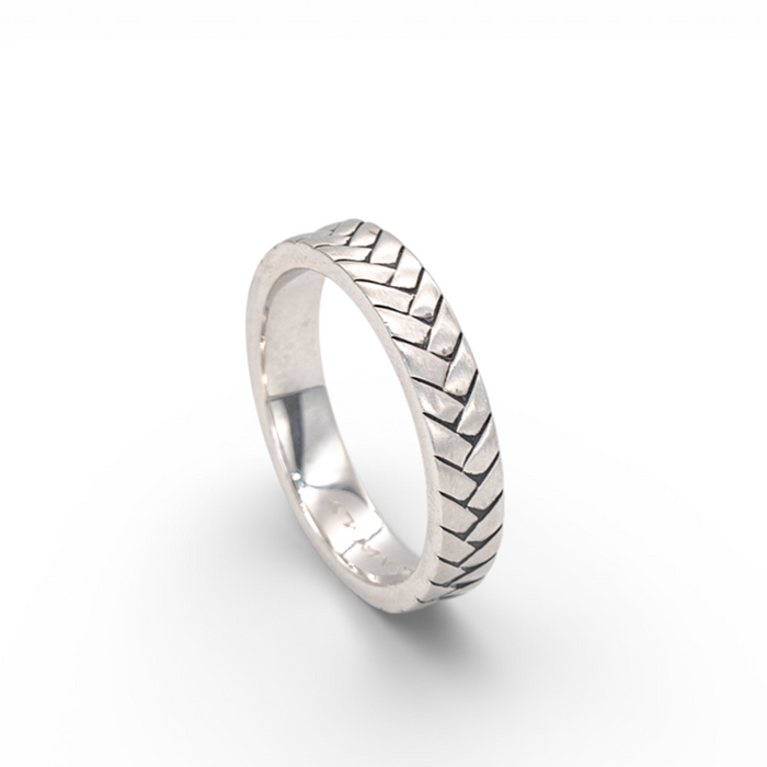 PLAIN WOVEAN MEN SILVER BAND