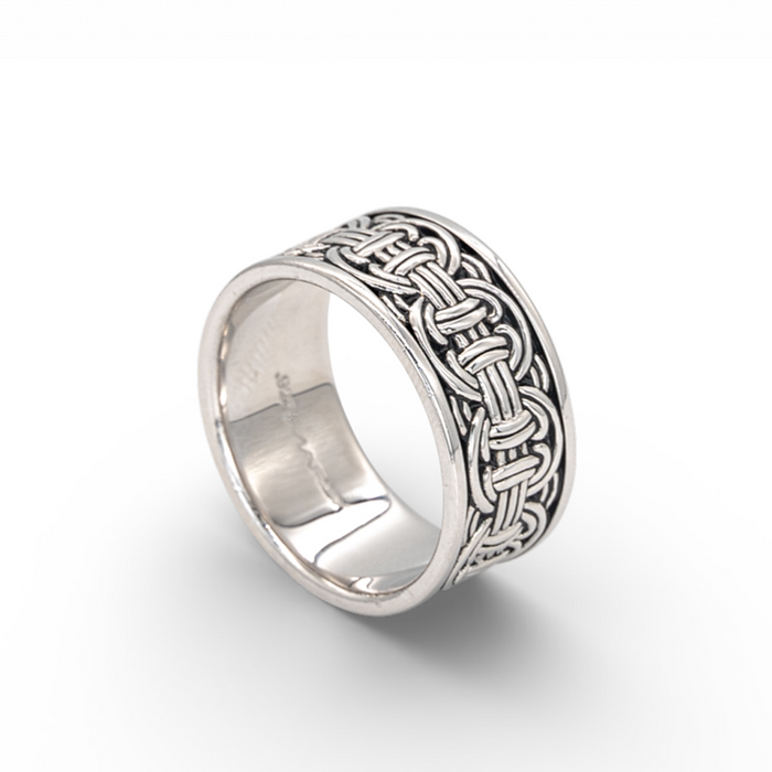 INTRICATE MEN SILVER BAND