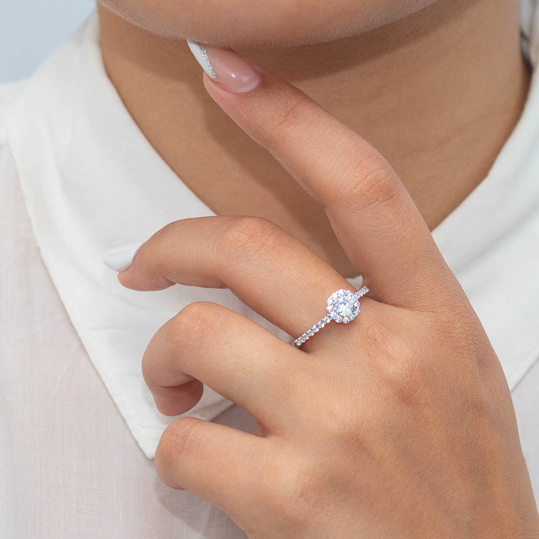 UNIQUE ROUND STONED SILVER RING