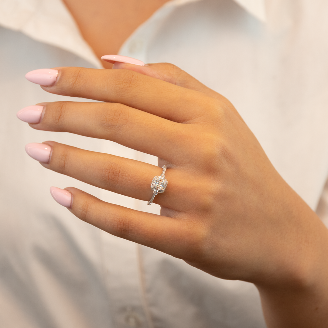 RADIANT &ROUNDS STONED SILVER RING